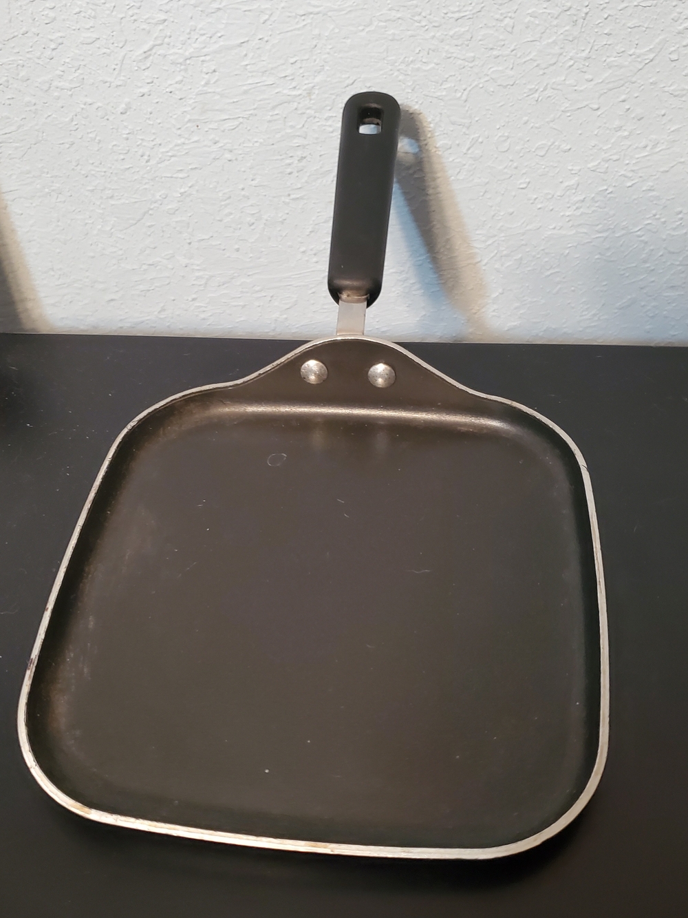 Farberware Reliance 11-Inch Pre-Owned Aluminum Nonstick Square Griddle Pan